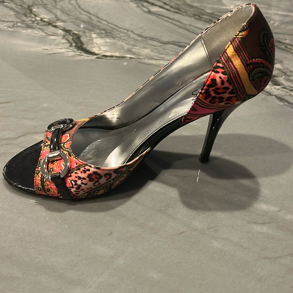 Carlos by Carlos Santana Roulette Multi Color Pumps. Size 6 1/2